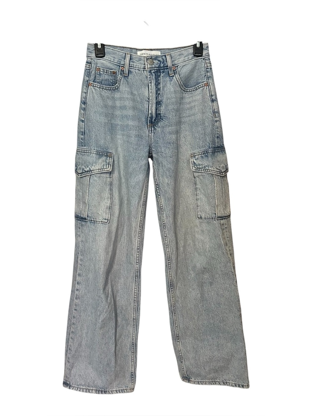 Denim Forum The Farrah Hi-Rise Wide Light Wash Denim Cargo Jeans Sz 25